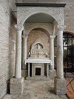 D06-020- Ravenna- Basillica di S. Apollinare.JPG